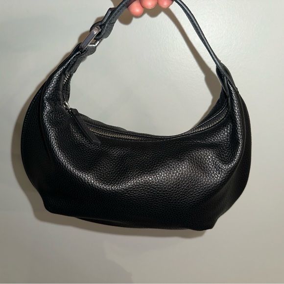 Oval Handle Handbag - Picture 11 of 12